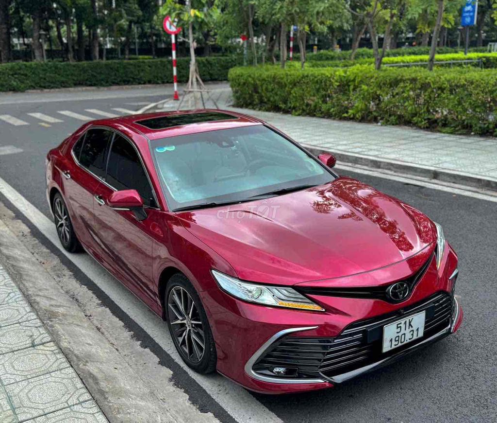 Toyota Camry 2.5Q 2022 - ảnh 2