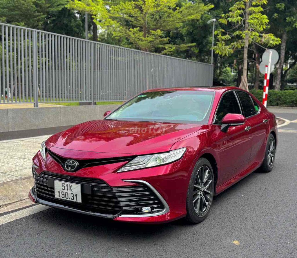 Toyota Camry 2.5Q 2022 - ảnh 2