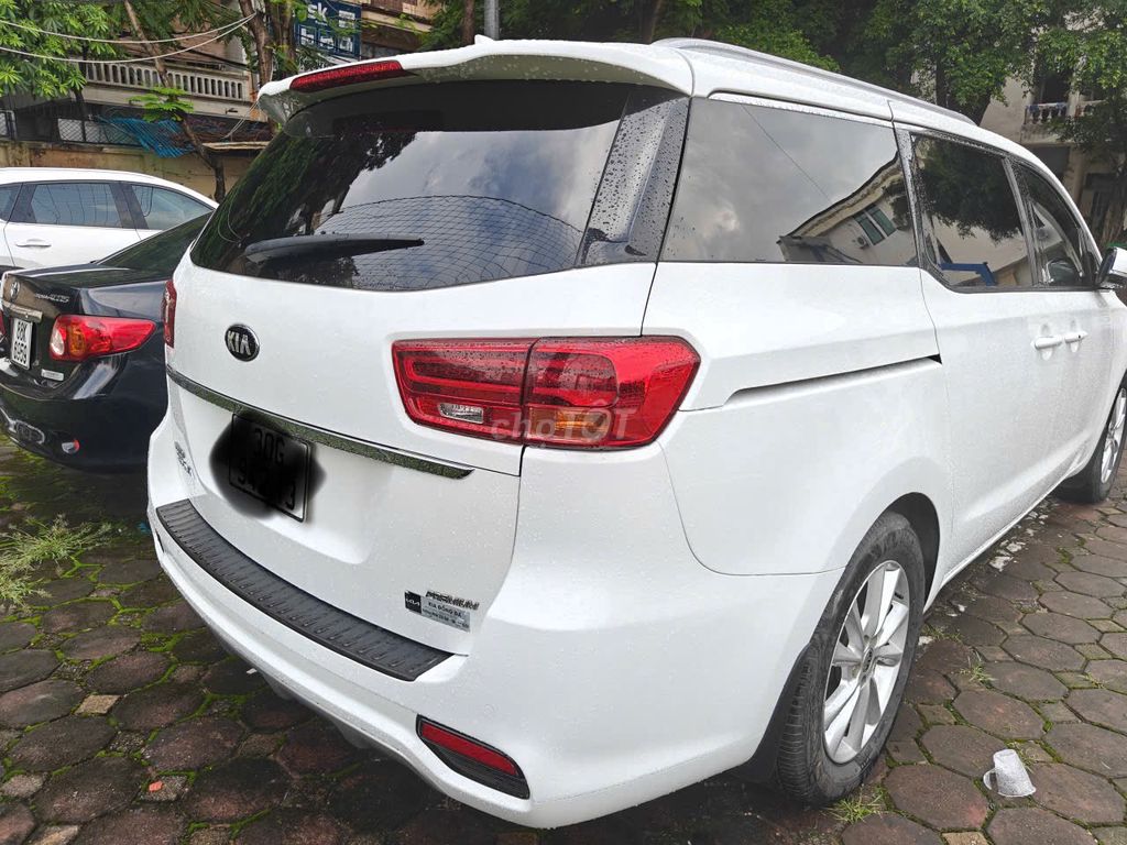Kia Sedona - ảnh 3