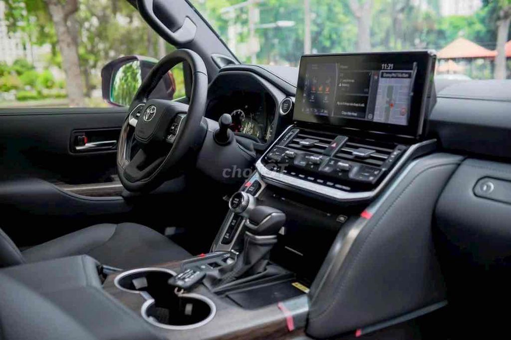 Toyota Land Cruiser - ảnh 3