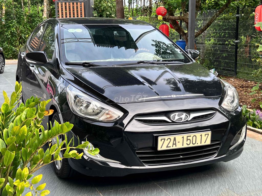 Hyundai Accent 2011 - ảnh 2