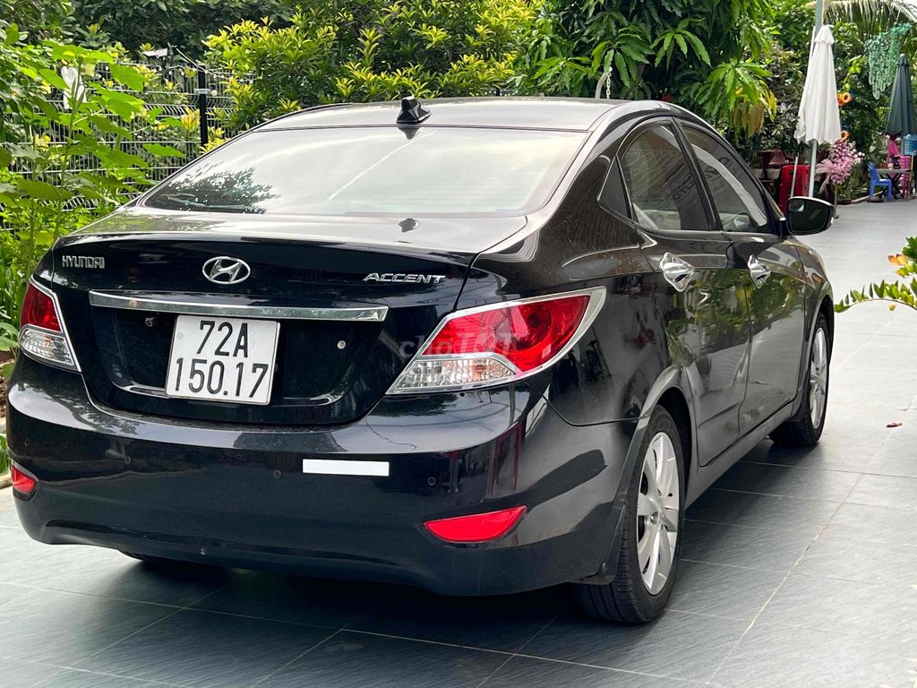 Hyundai Accent 2011 - ảnh 3