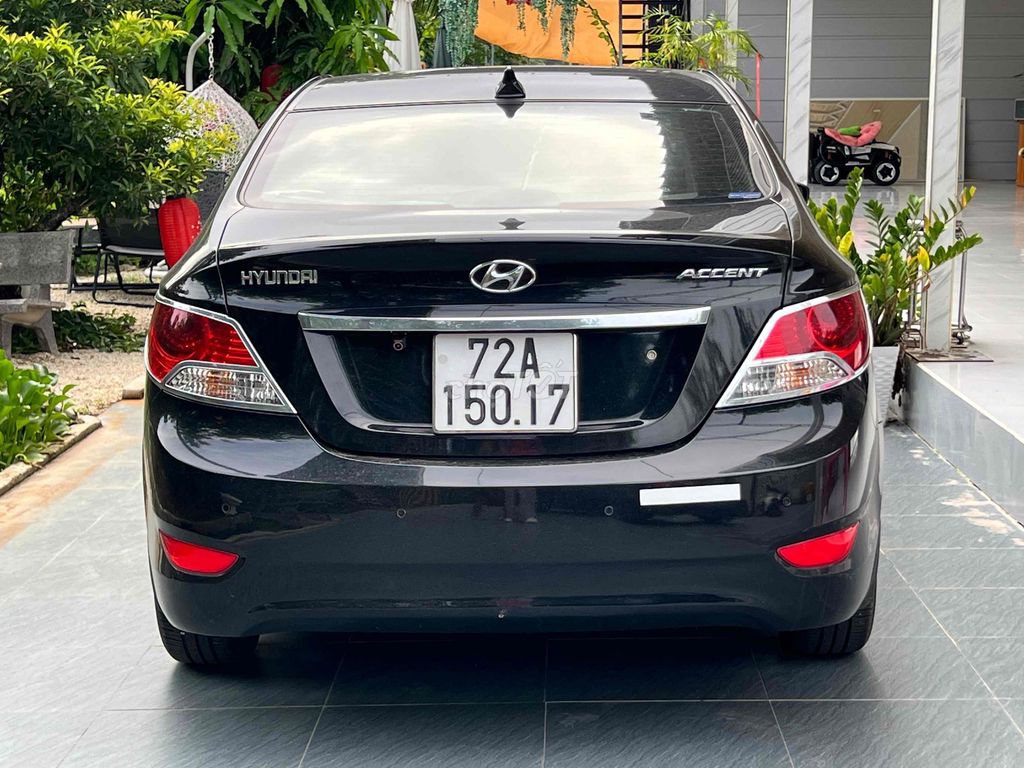 Hyundai Accent 2011 - ảnh 4