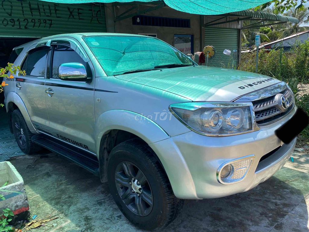 Toyota Fortuner 2009 - ảnh 2