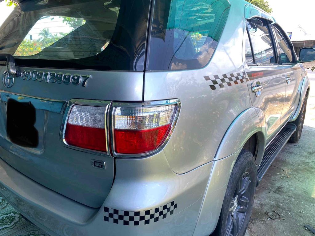 Toyota Fortuner 2009 - ảnh 3