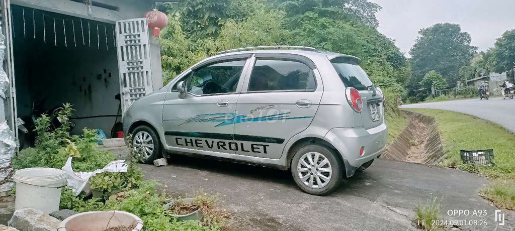 Chevrolet Spark 2011 - ảnh 1