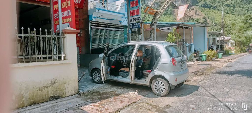 Chevrolet Spark 2011 - ảnh 2