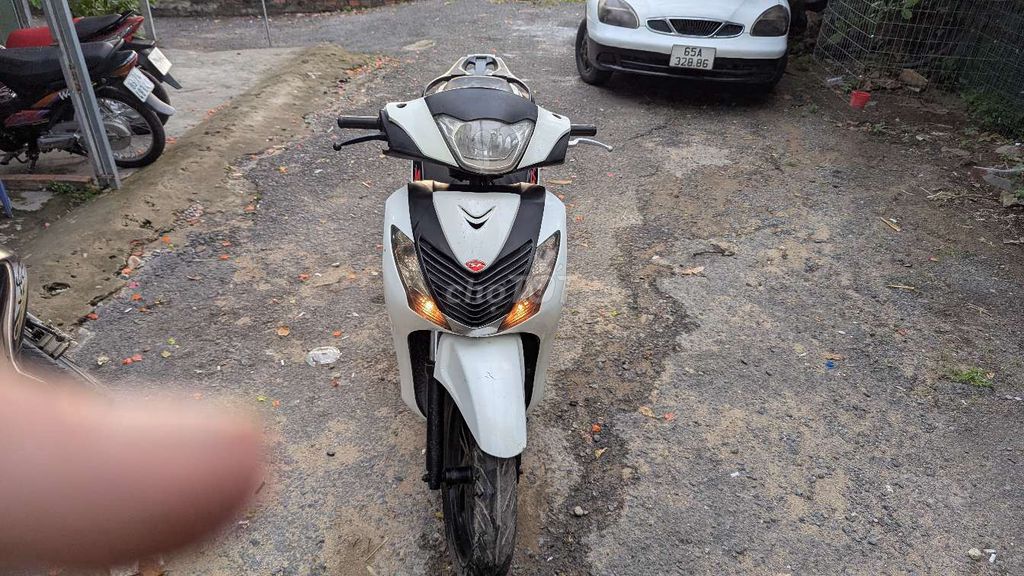 Honda Dylan 2003 - ảnh 1