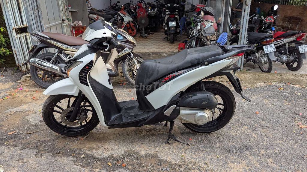 Honda Dylan 2003 - ảnh 3