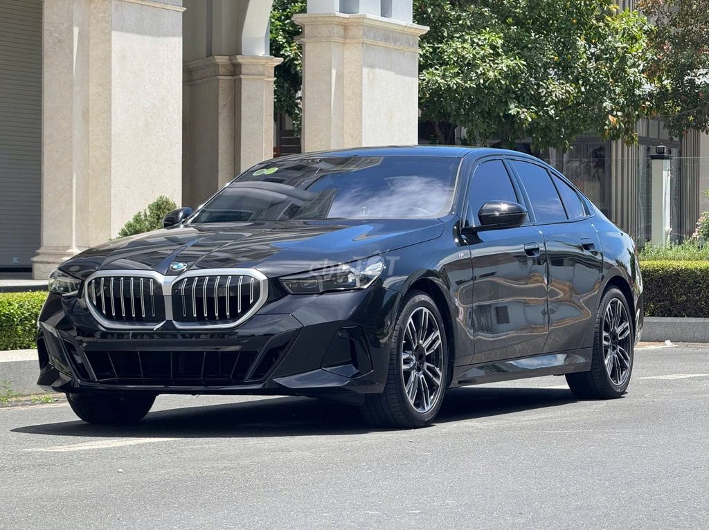 BMW 2026 - ảnh 1