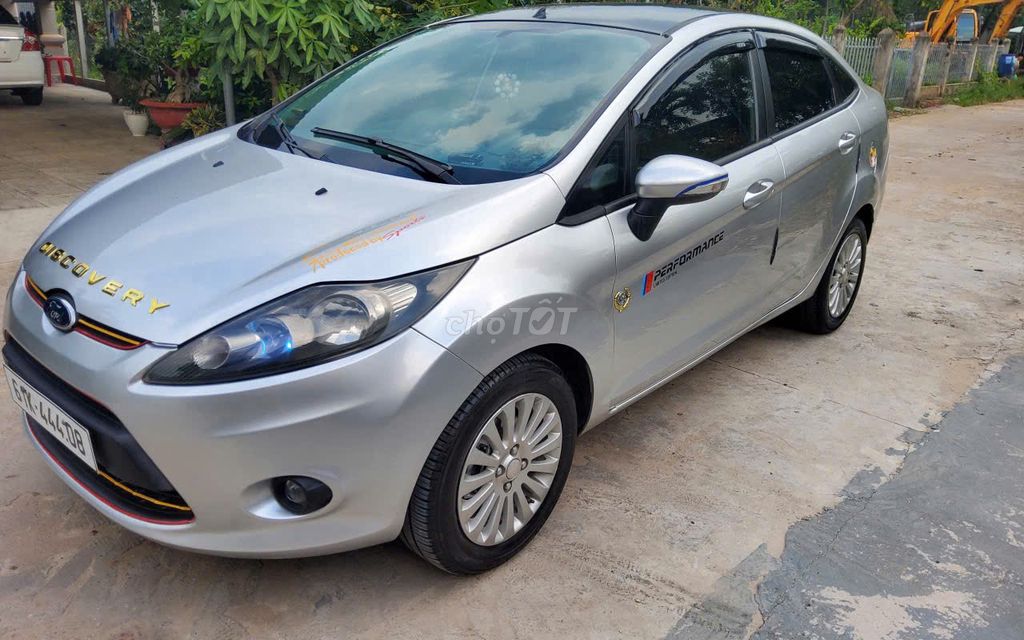 Ford Fiesta 2011 - ảnh 3