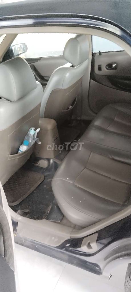 Mazda 323 - ảnh 3
