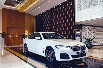 BMW 5 Series 530i M Sport 2022 - ảnh 1