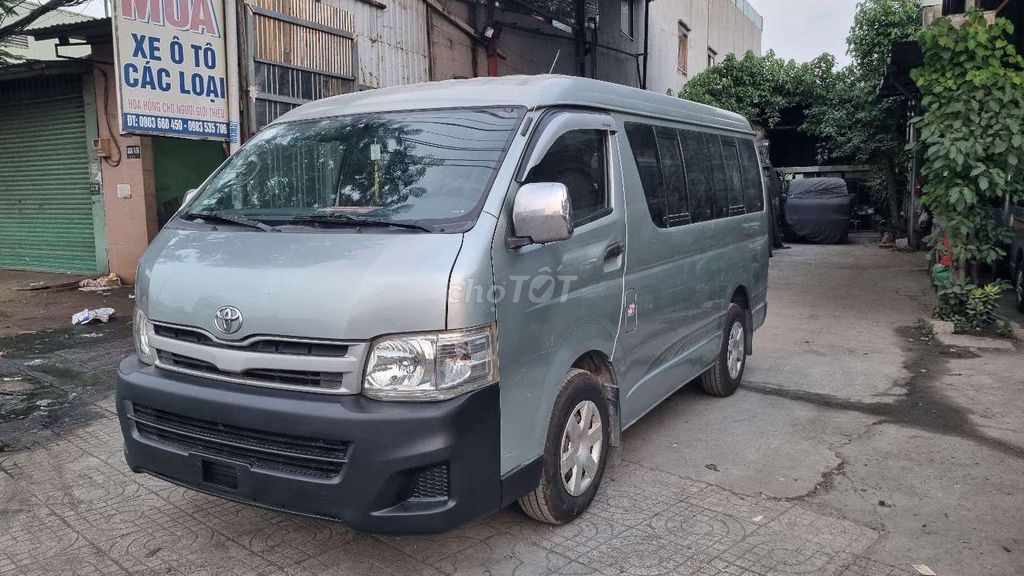 Toyota Hiace 2010 - ảnh 1