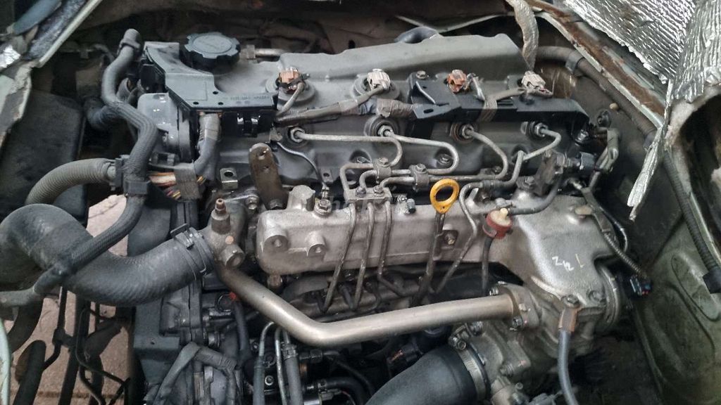 Toyota Hiace 2010 - ảnh 4