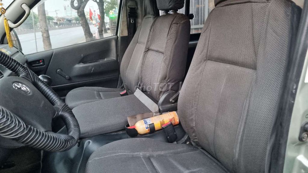 Toyota Hiace 2010 - ảnh 5