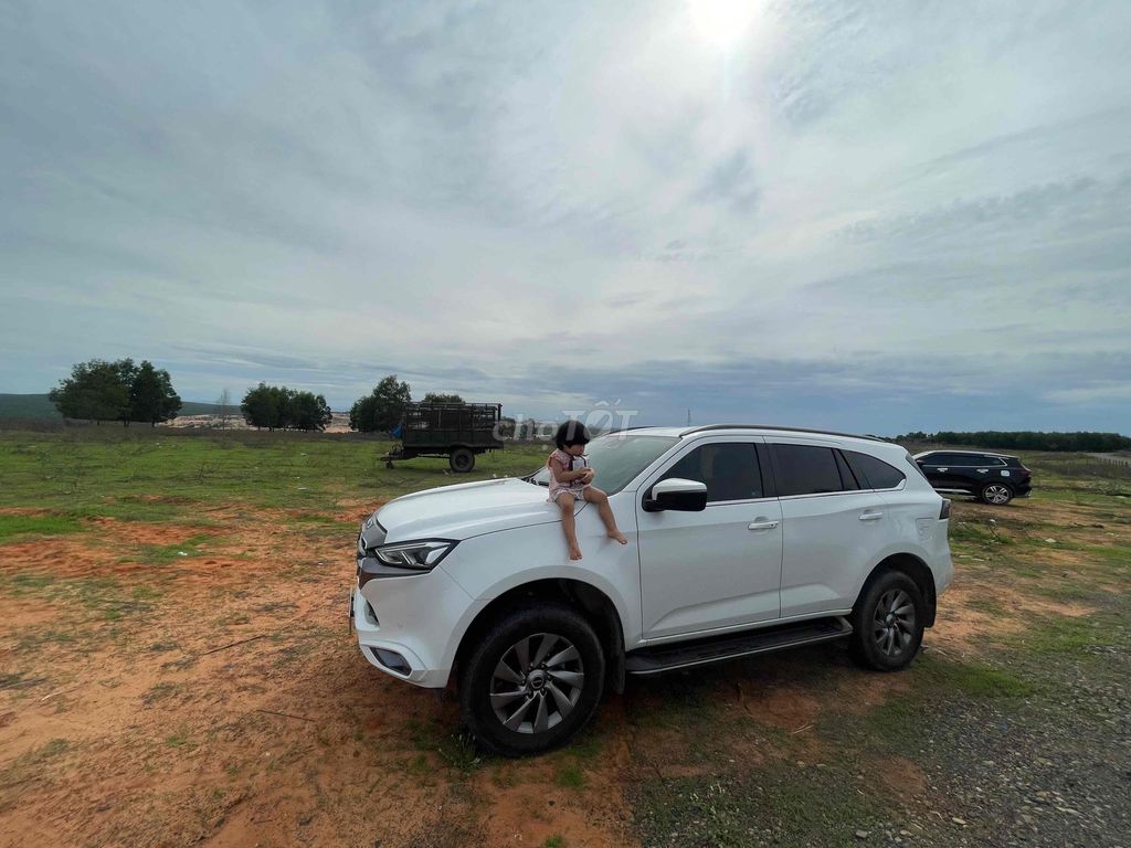 Isuzu 2025 - ảnh 1