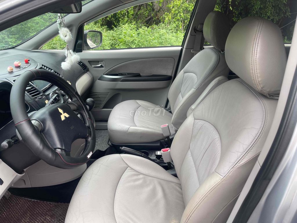 Mitsubishi Grandis 2005 - ảnh 5