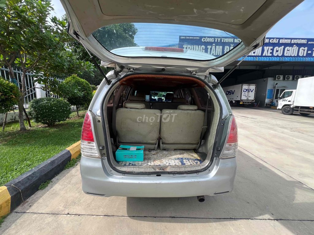 Toyota Innova 2010 - ảnh 3