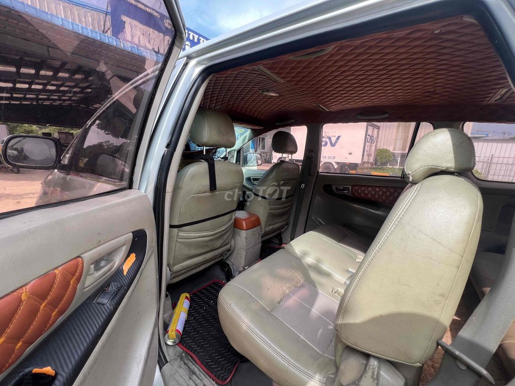 Toyota Innova 2010 - ảnh 4