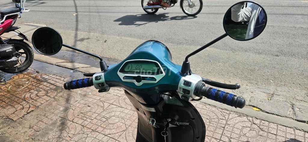 Vespa 2023 - ảnh 4