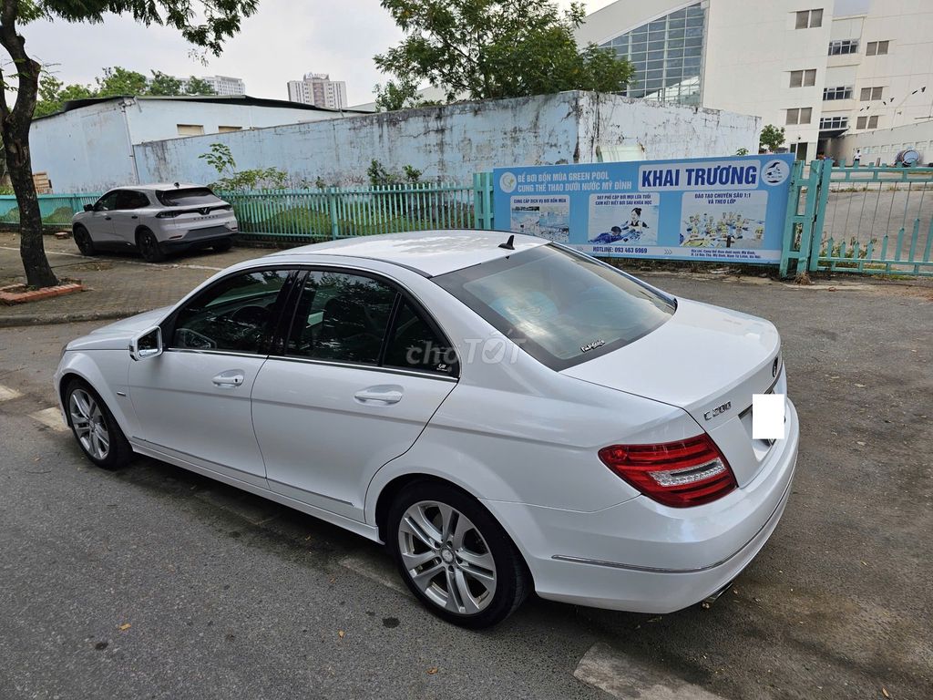 Mercedes-Benz - ảnh 1