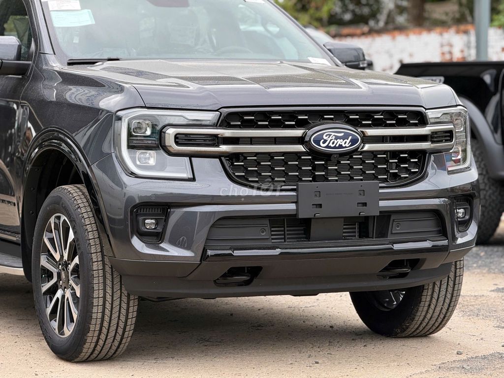 Ford Everest - ảnh 4
