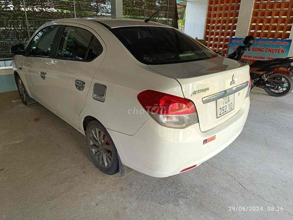 Mitsubishi Attrage 2015 - ảnh 4