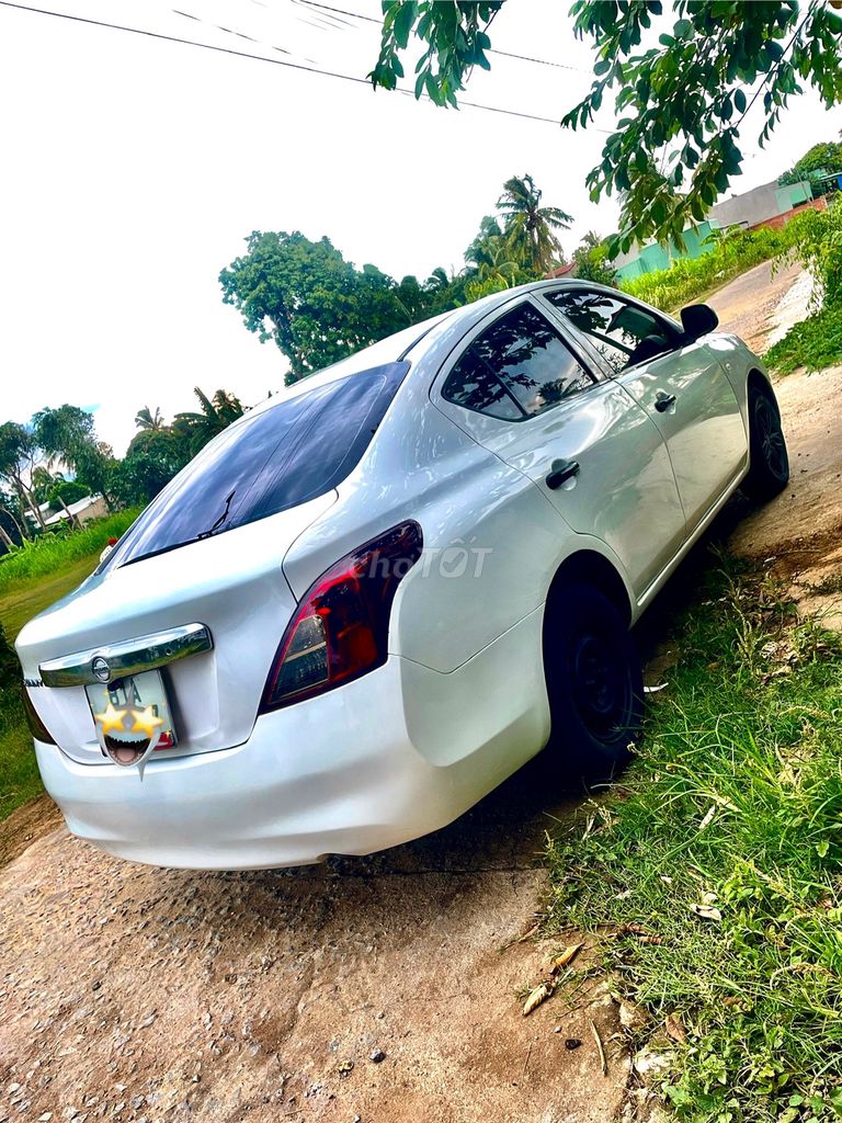 Nissan Sunny 2013 - ảnh 2