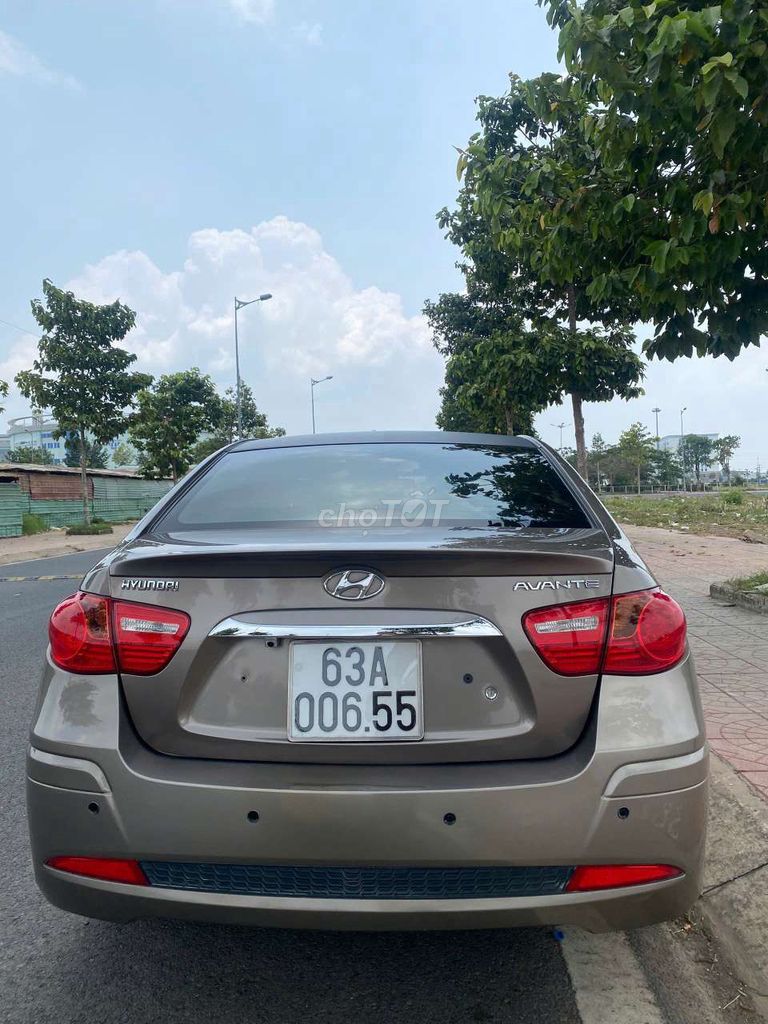 Hyundai Avante 2012 - ảnh 2