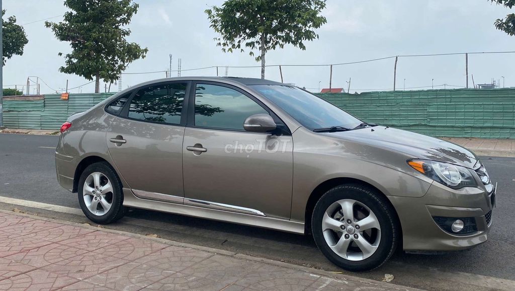 Hyundai Avante 2012 - ảnh 3