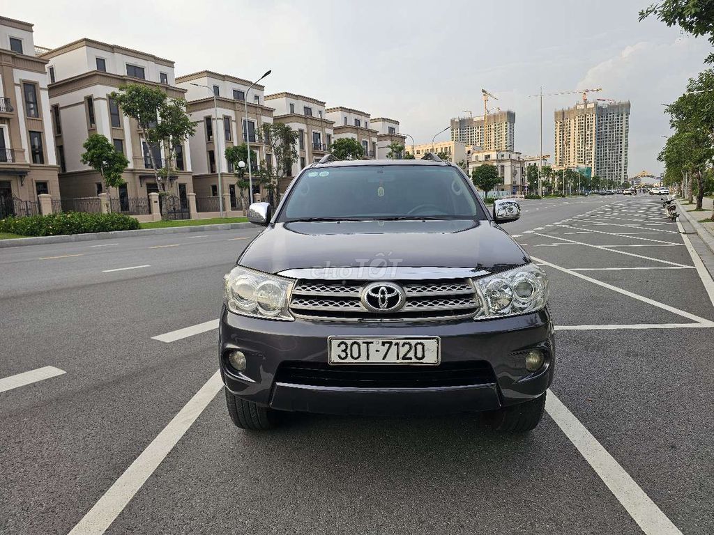 Toyota Fortuner 2.5G 2009 - ảnh 2