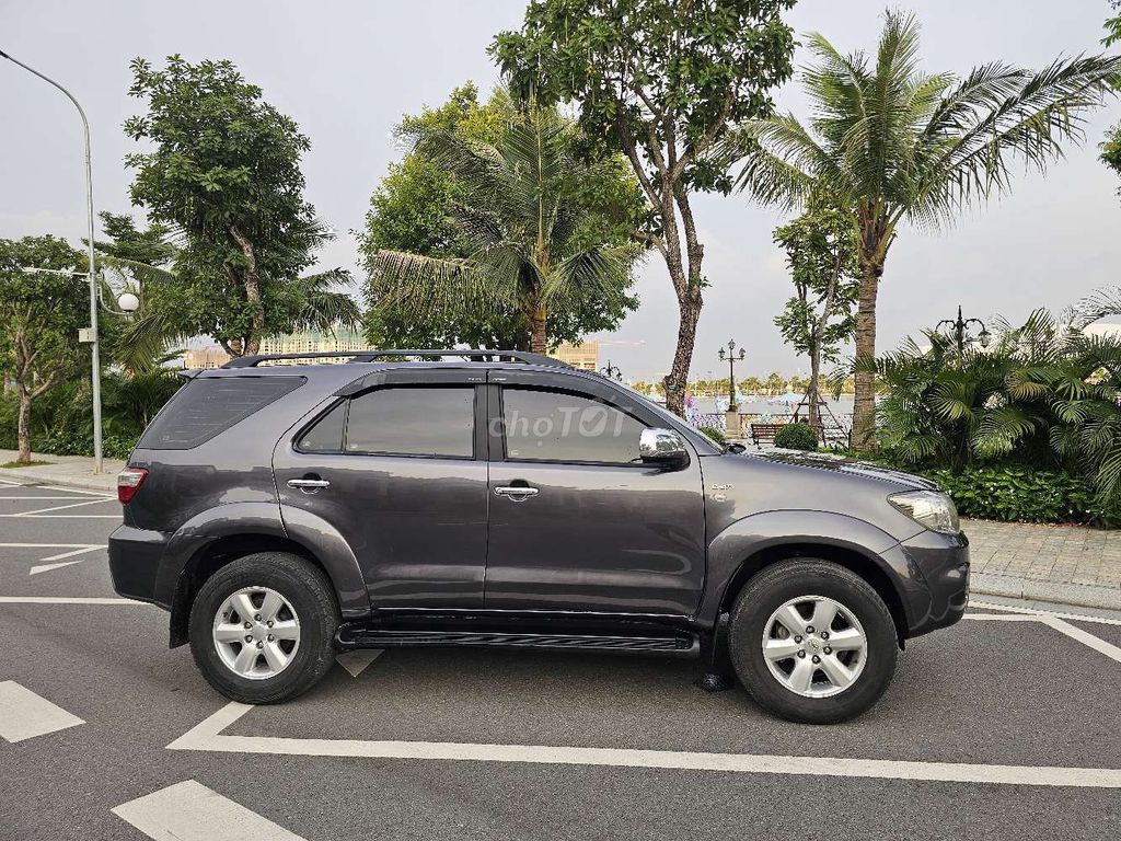 Toyota Fortuner 2.5G 2009 - ảnh 4