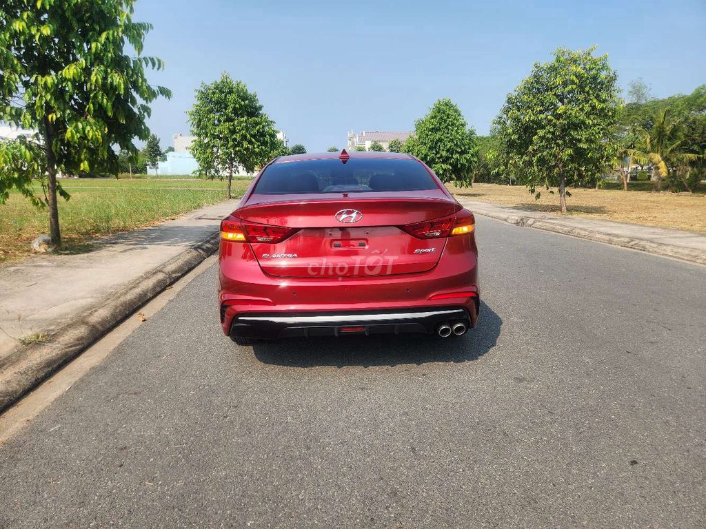 Hyundai Elantra 2018 - ảnh 2