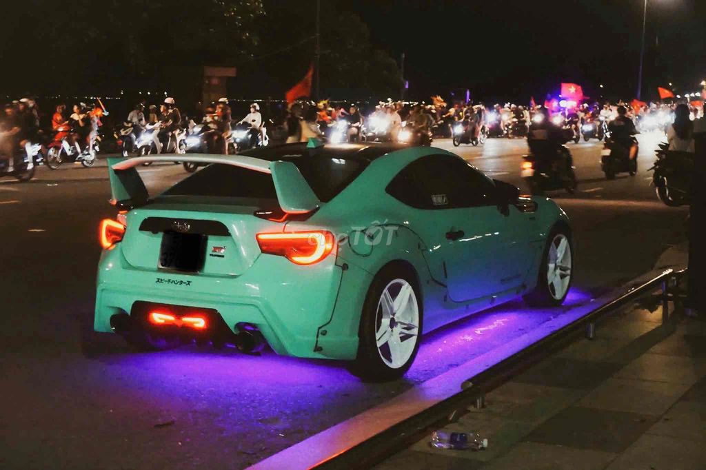 Subaru 2012 - ảnh 2