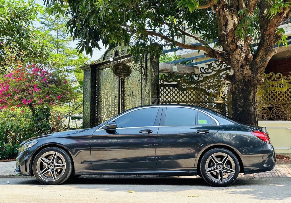 Mercedes-Benz 2020 - ảnh 1
