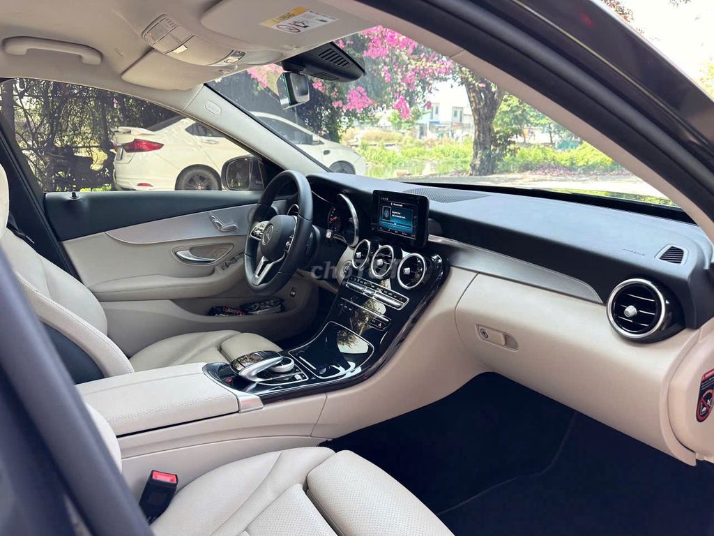 Mercedes-Benz 2020 - ảnh 3