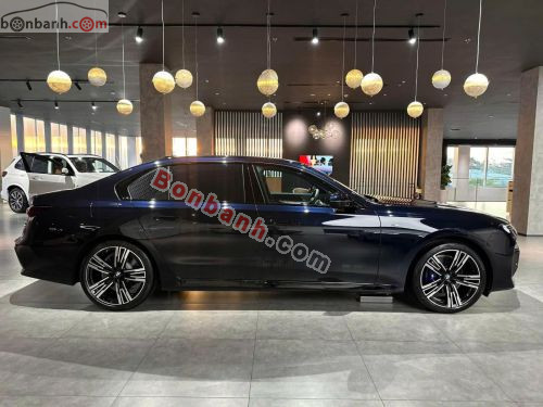 BMW 7 Series 735i M Sport 2026 - ảnh 2