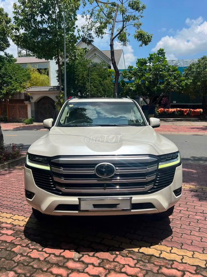 Toyota Land Cruiser LC300 2021 - ảnh 1