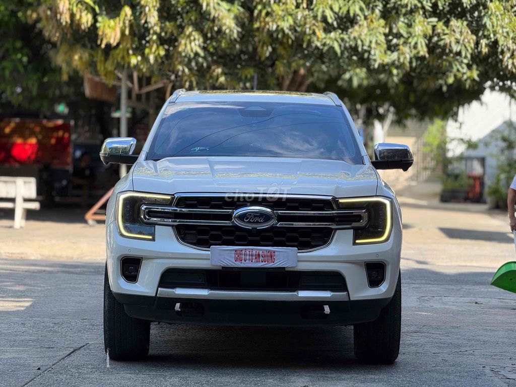 Ford Everest 2023 - ảnh 1