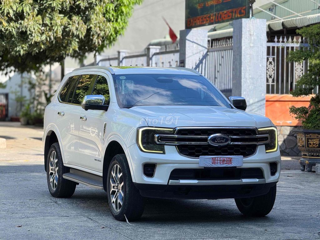 Ford Everest 2023 - ảnh 2