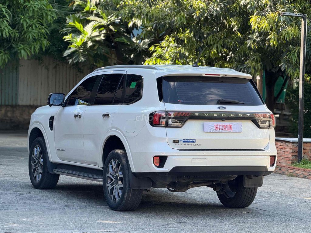 Ford Everest 2023 - ảnh 4