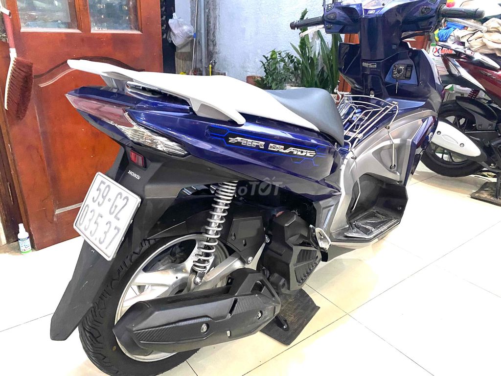Honda Air Blade - ảnh 3