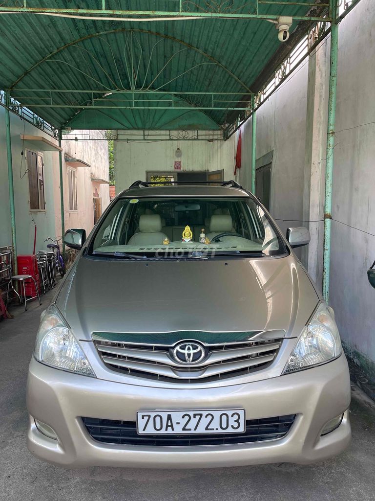 Toyota Innova 2011 - ảnh 1