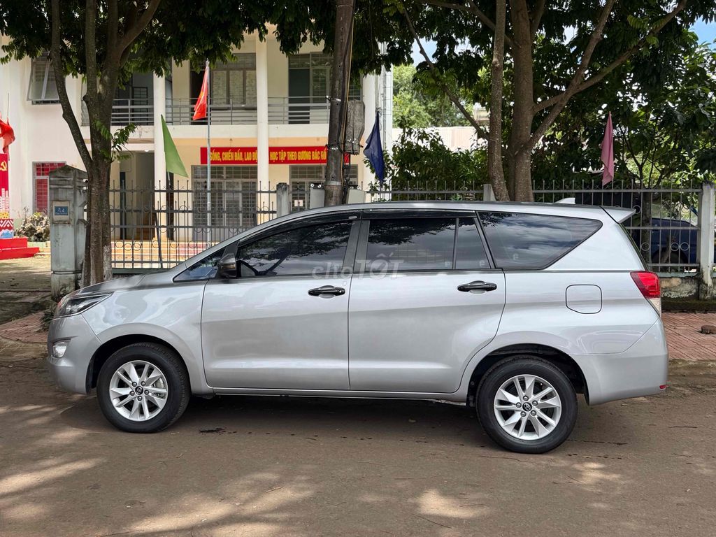 Toyota Innova 2017 - ảnh 2