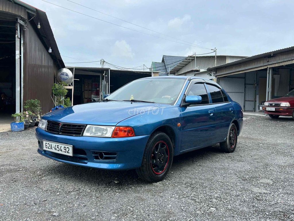 Mitsubishi Lancer 2001 - ảnh 2