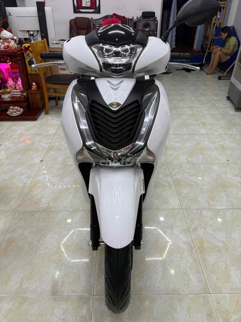 Honda SH 2018 - ảnh 1