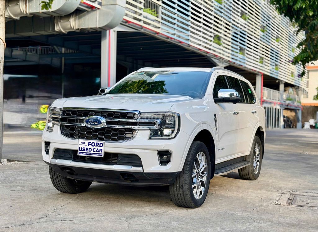 Ford Everest 2023 - ảnh 1