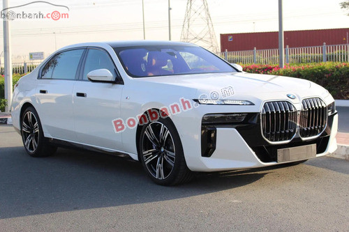 BMW 7 Series 735i M Sport 2026 - ảnh 2