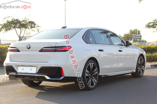 BMW 7 Series 735i M Sport 2026 - ảnh 5
